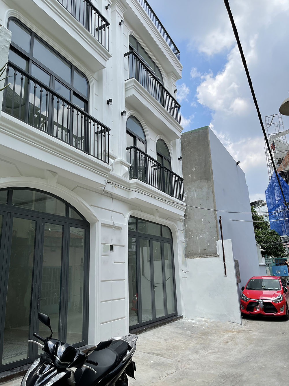 Tuyệt phẩm 3 lầu (5x14,5) thiết kế Cổ Điển,mới 100% hẻm ôtô vào tận nhà Nguyễn Thượng Hiền, B.Thạnh
